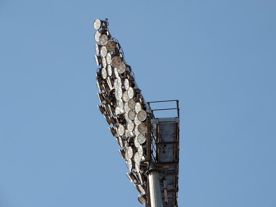 Electricity reflector structure