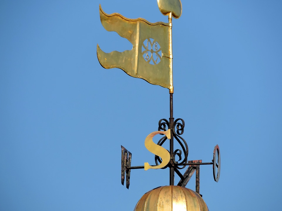 Gold landmark building