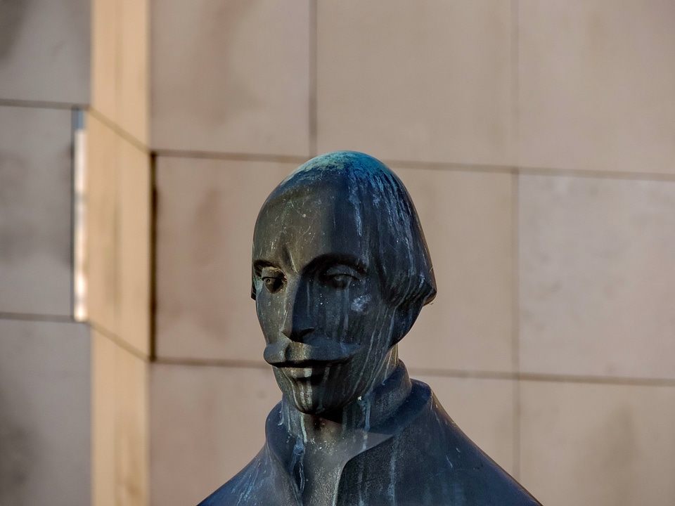 Bronze bust downtown