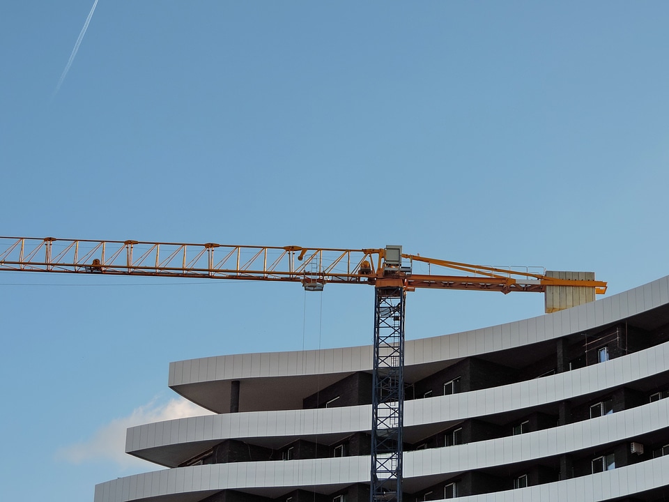 Construction facade machine