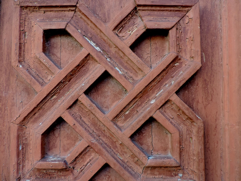 Arabesque carving wood