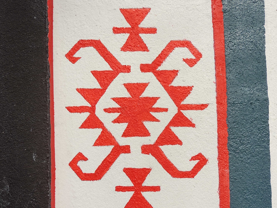 Arabesque design graffiti