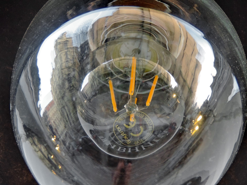 Detail electricity light bulb