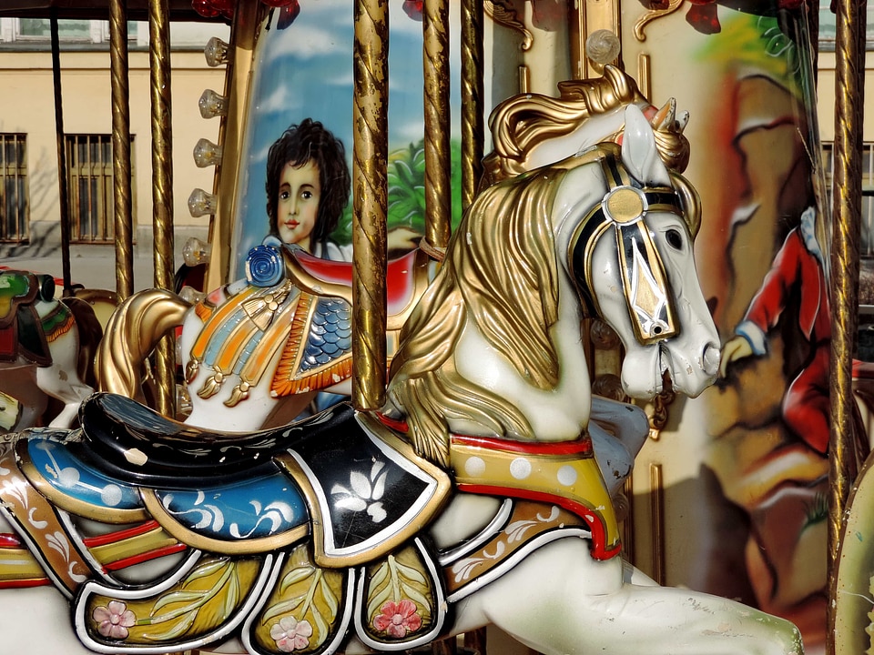 Entertainment toys mechanism