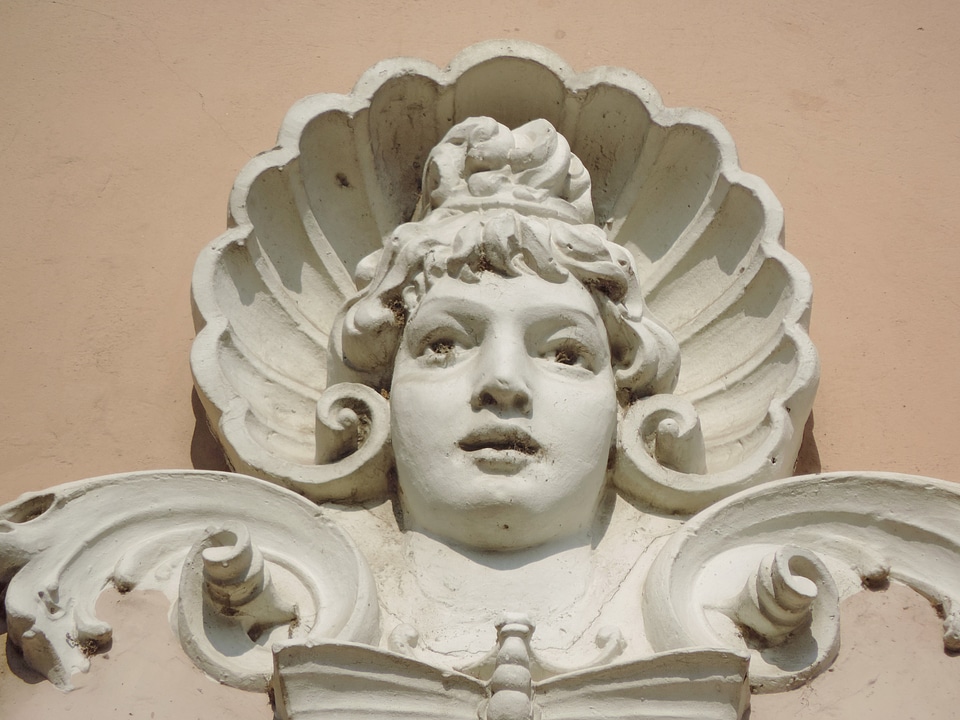 Baroque statue carving