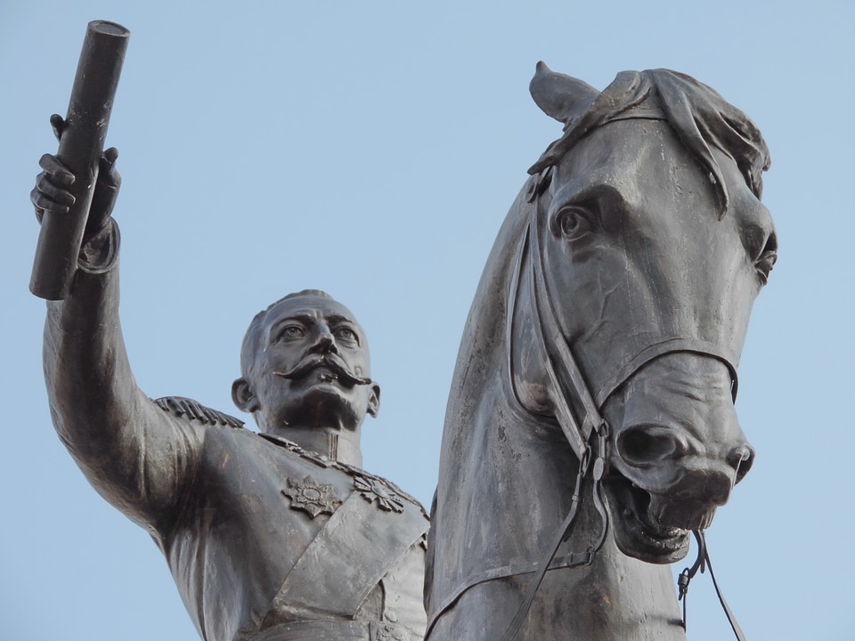 Art bronze history