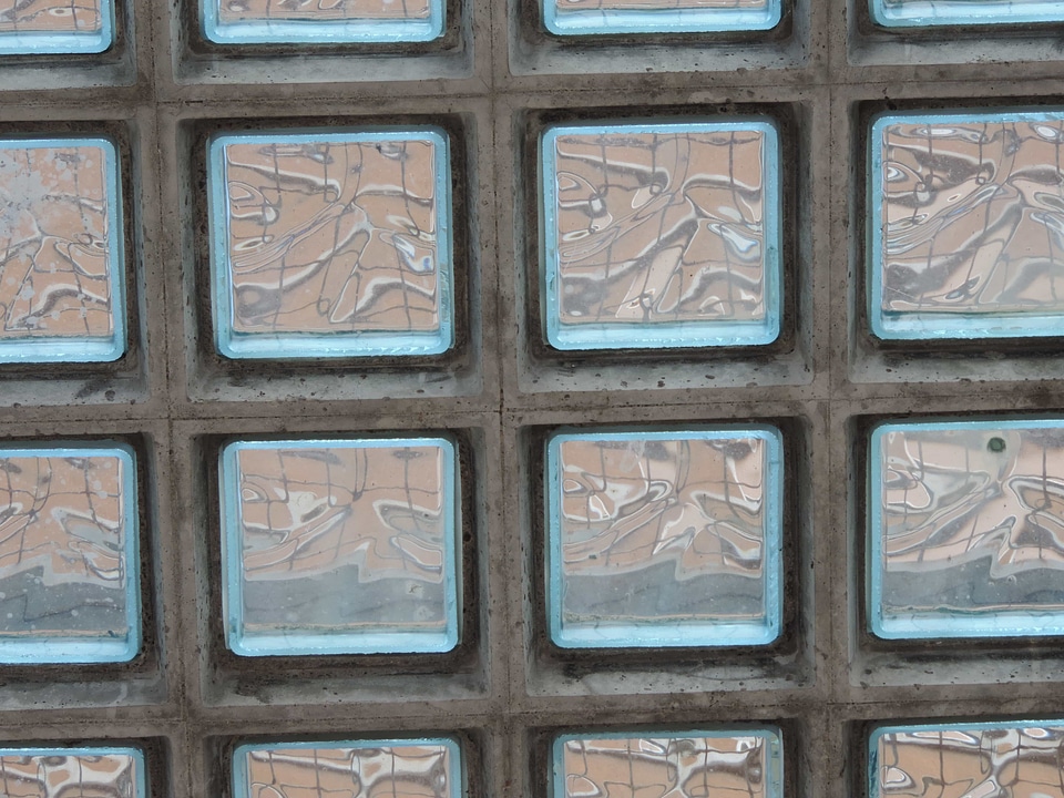 Modern windows hole