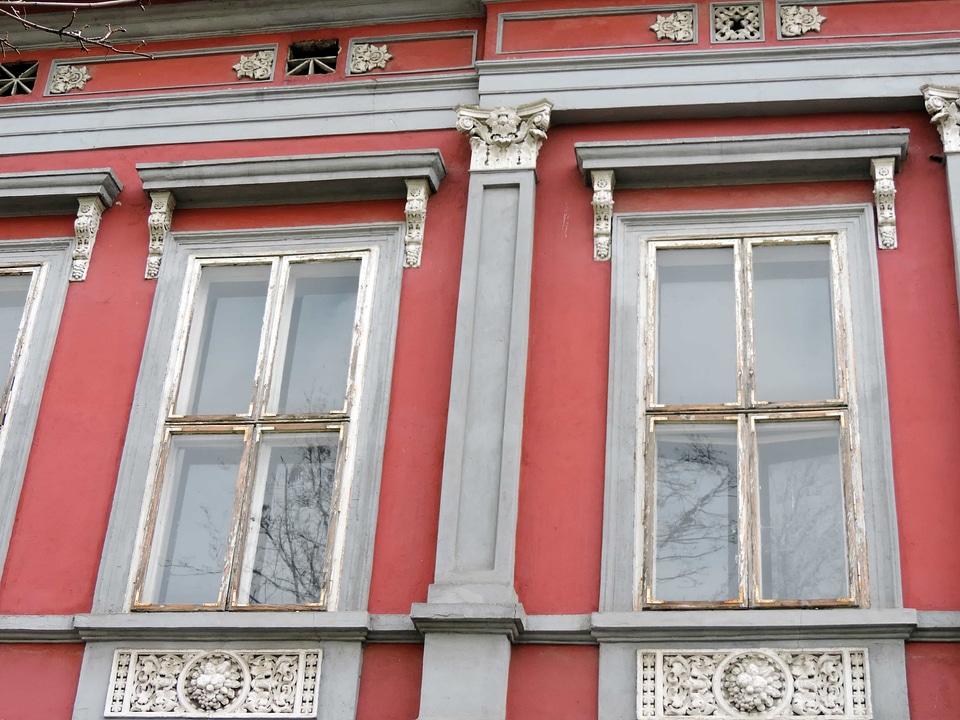 Heritage window building