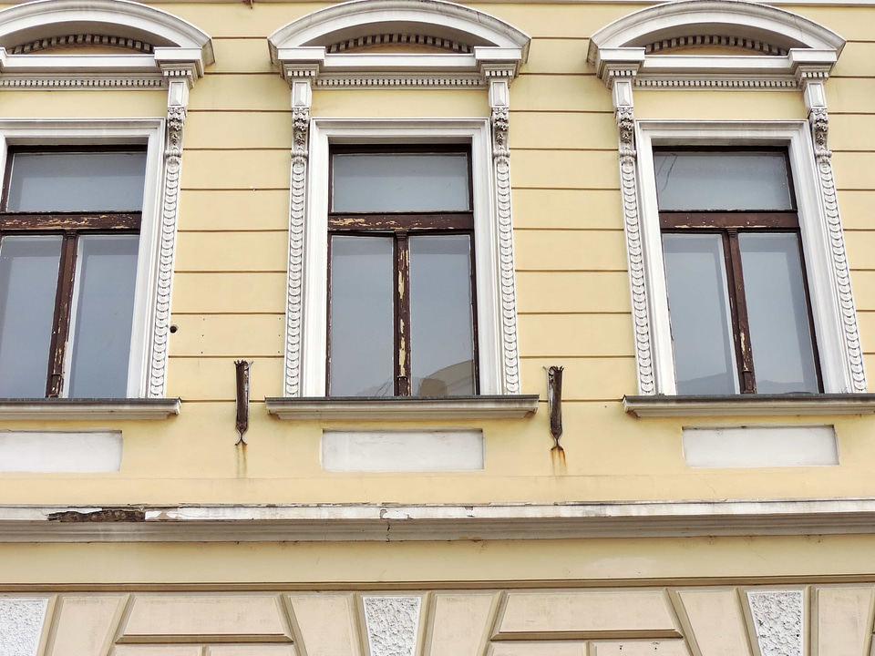 Baroque building window photo