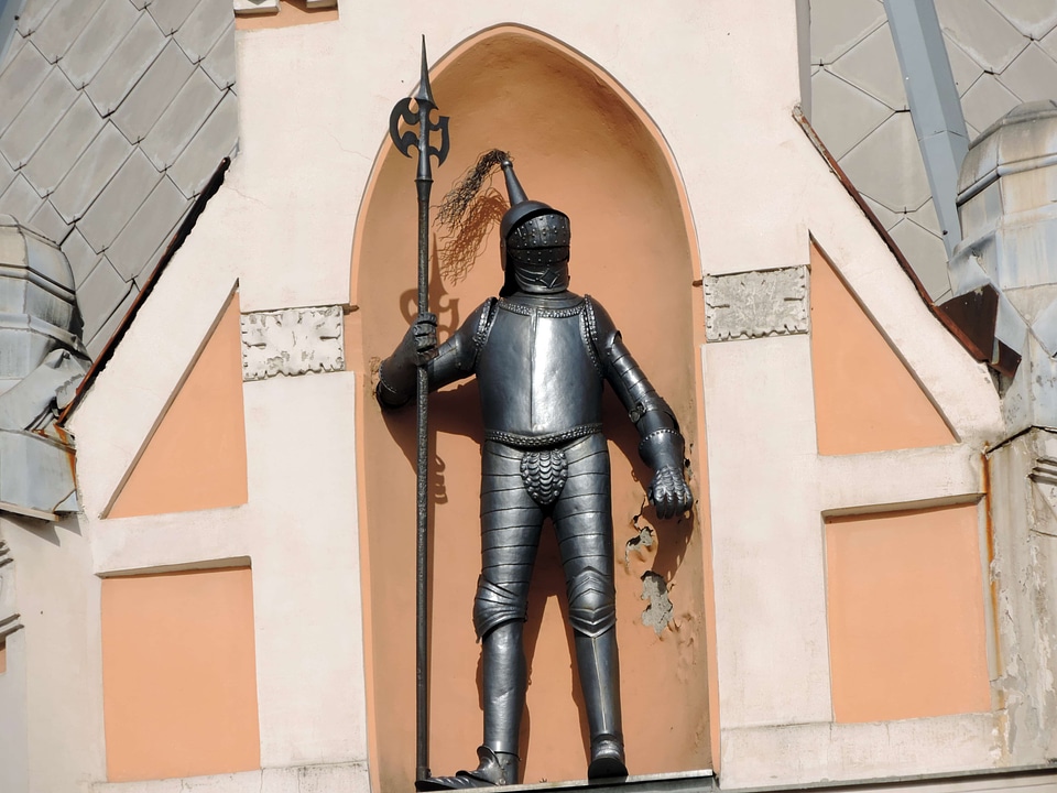 Knight armor architecture