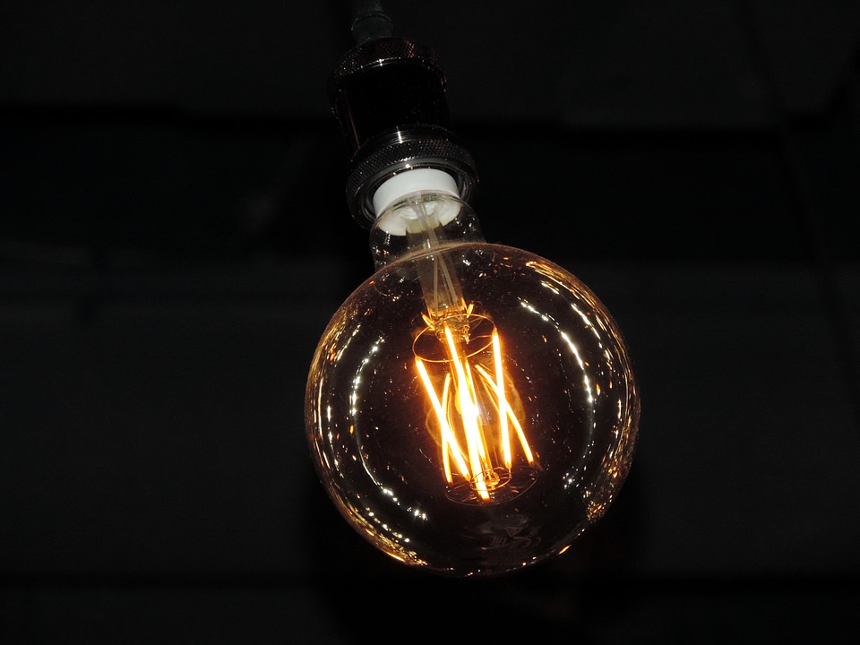 Detail electricity light bulb photo