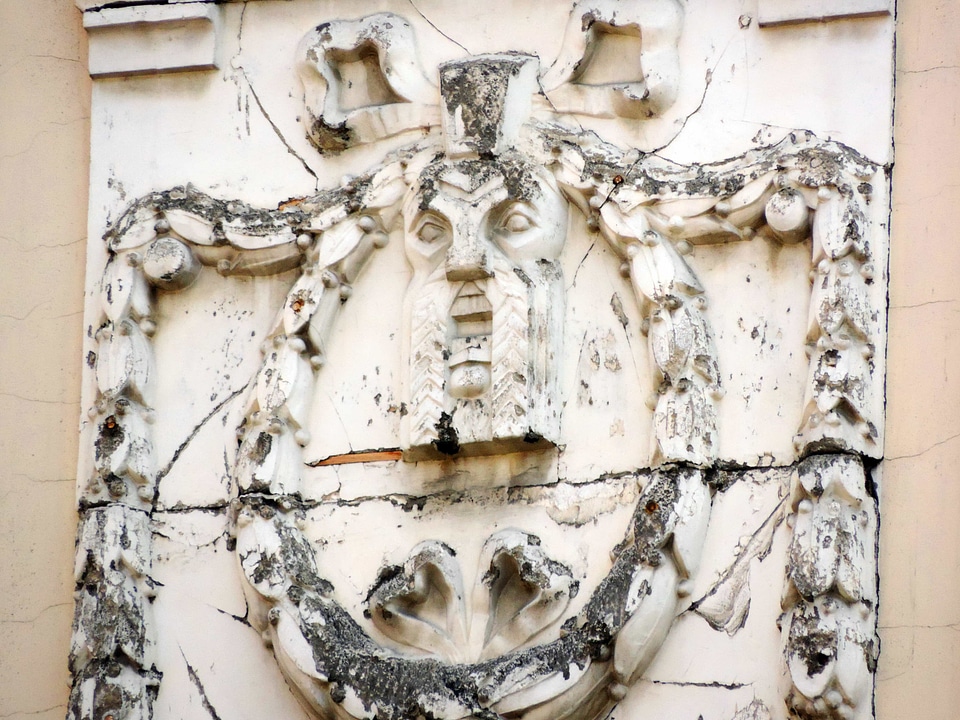 Handmade sculpture architecture