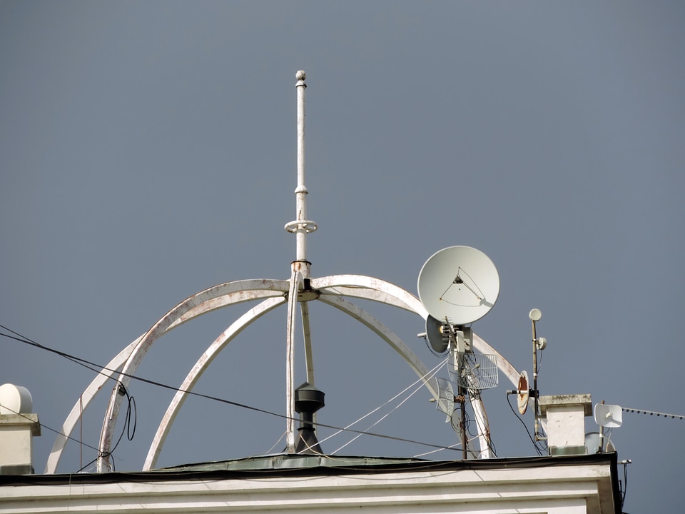 Radar antenna wireless