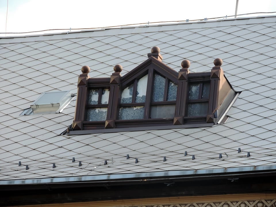 Roof rooftop building