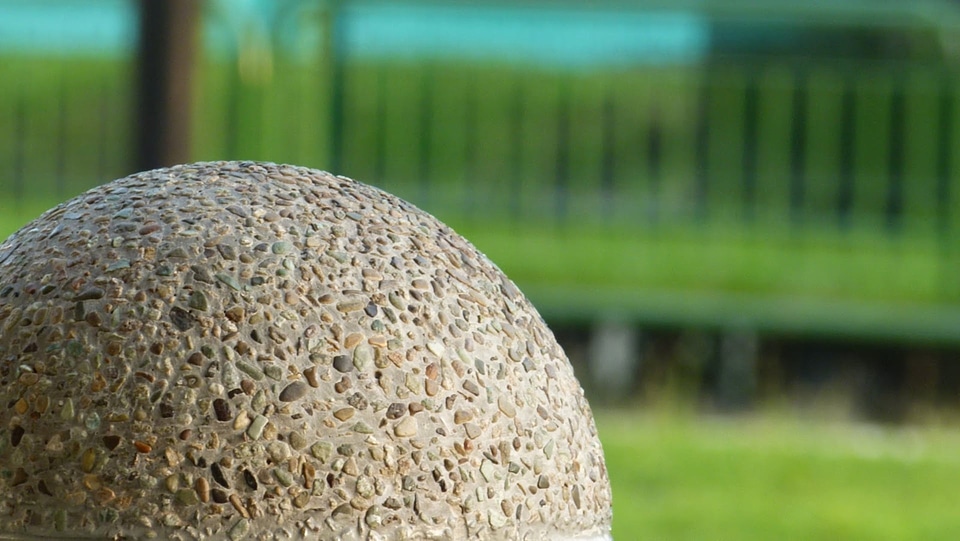 Art circle sculpture