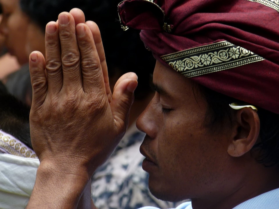 Asia portrait prayer photo