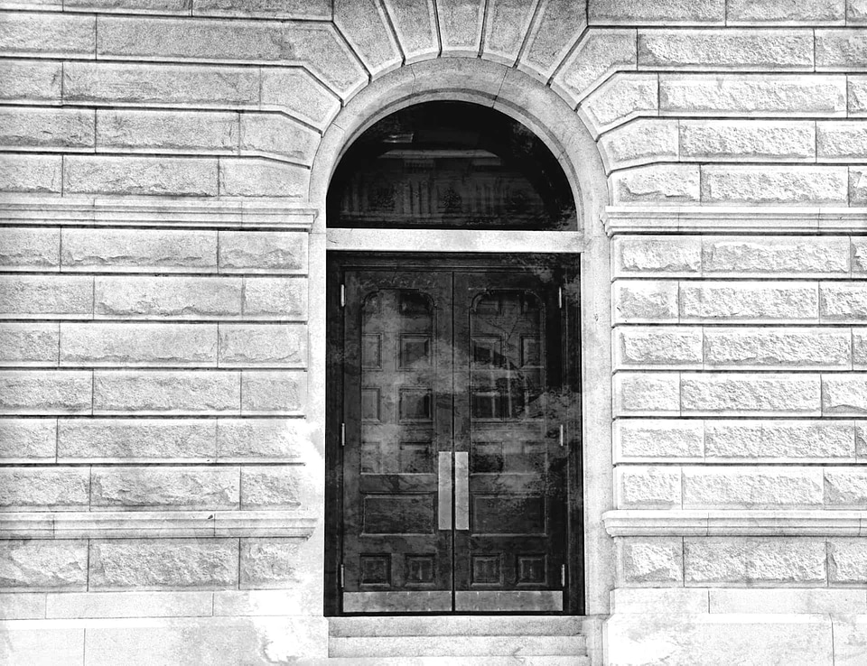 Arch black black and white