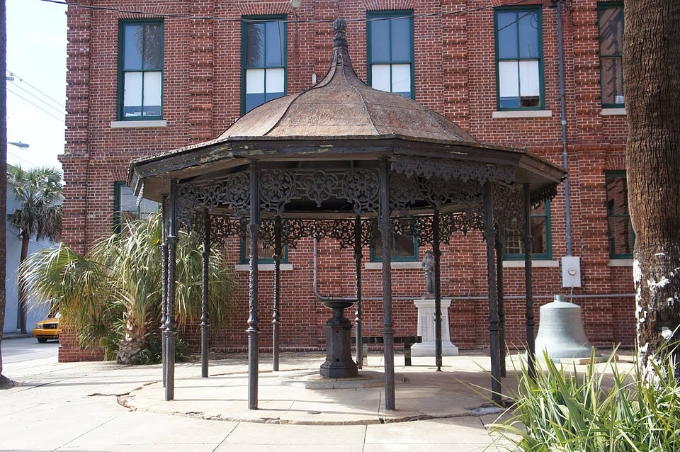 Cast Iron exterior iron