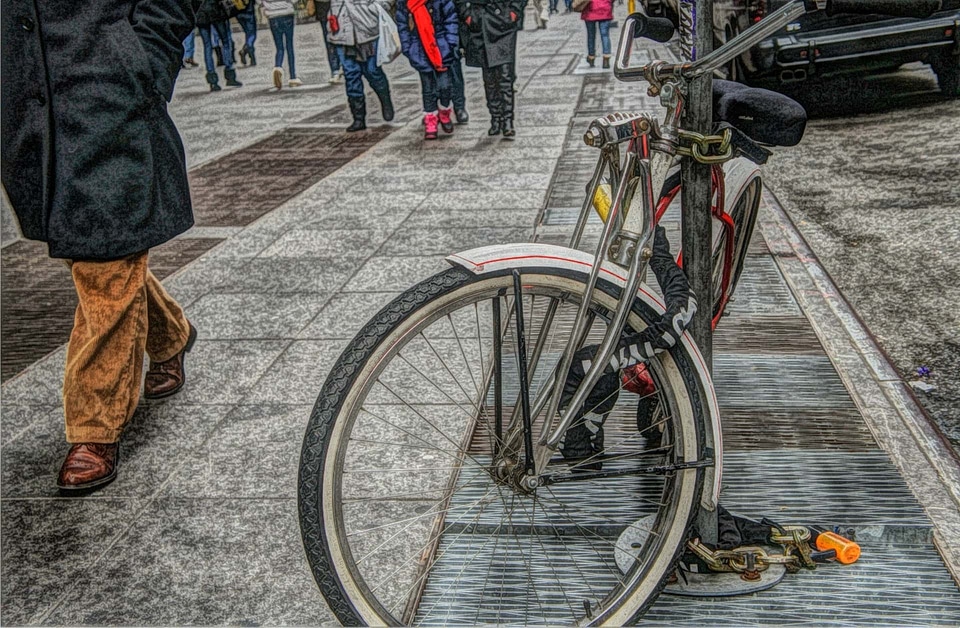 Bicycle spöke device