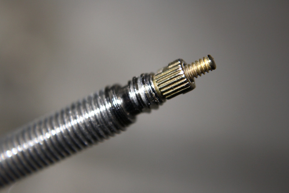 Metal screw device
