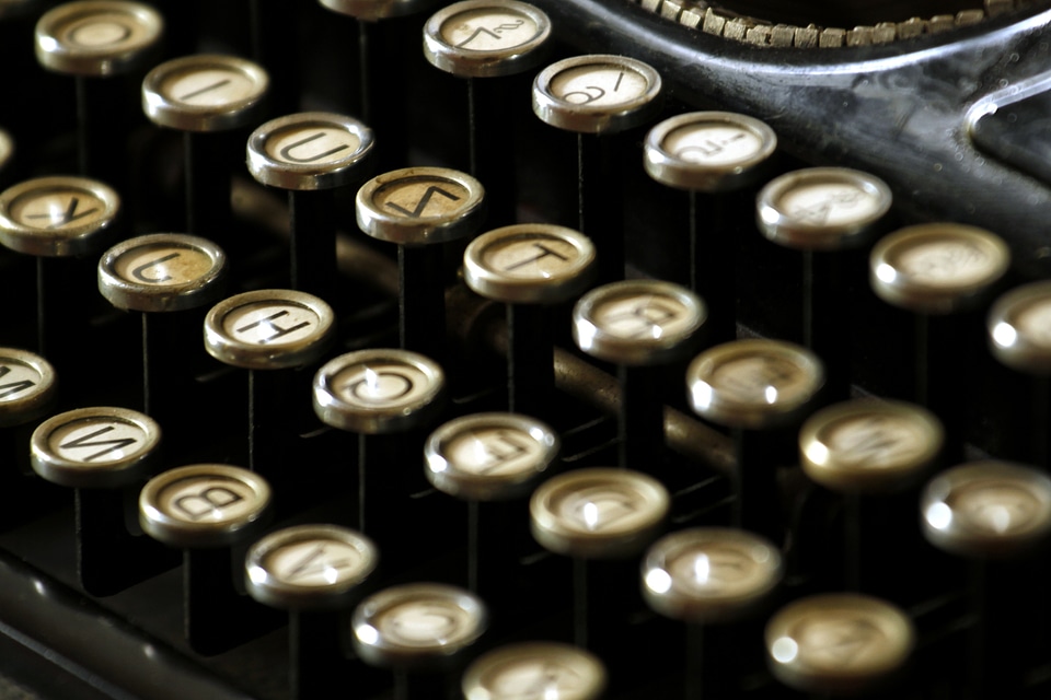 Typewriter device alphabet