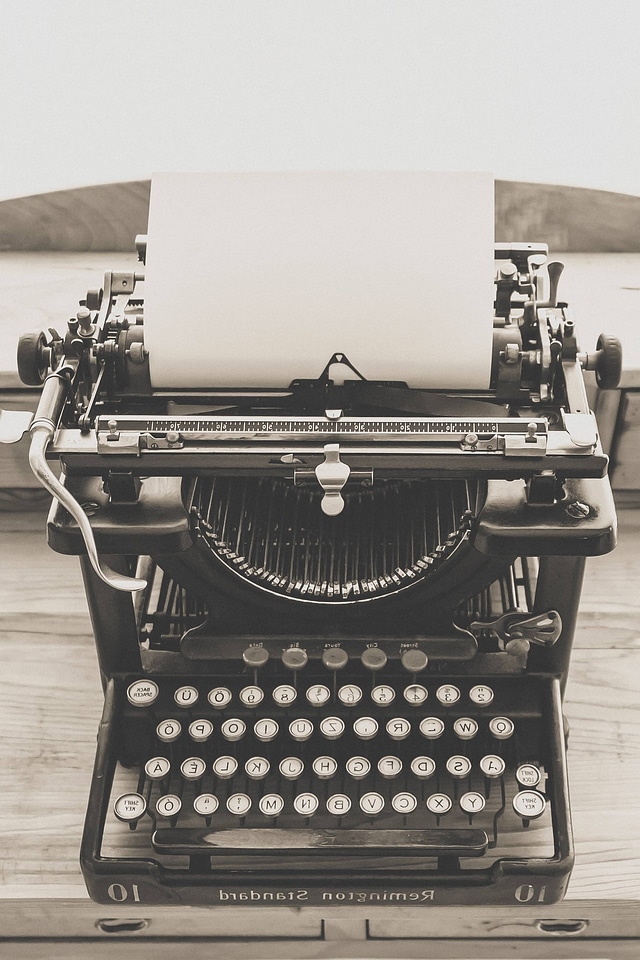 Typewriter device keyboard