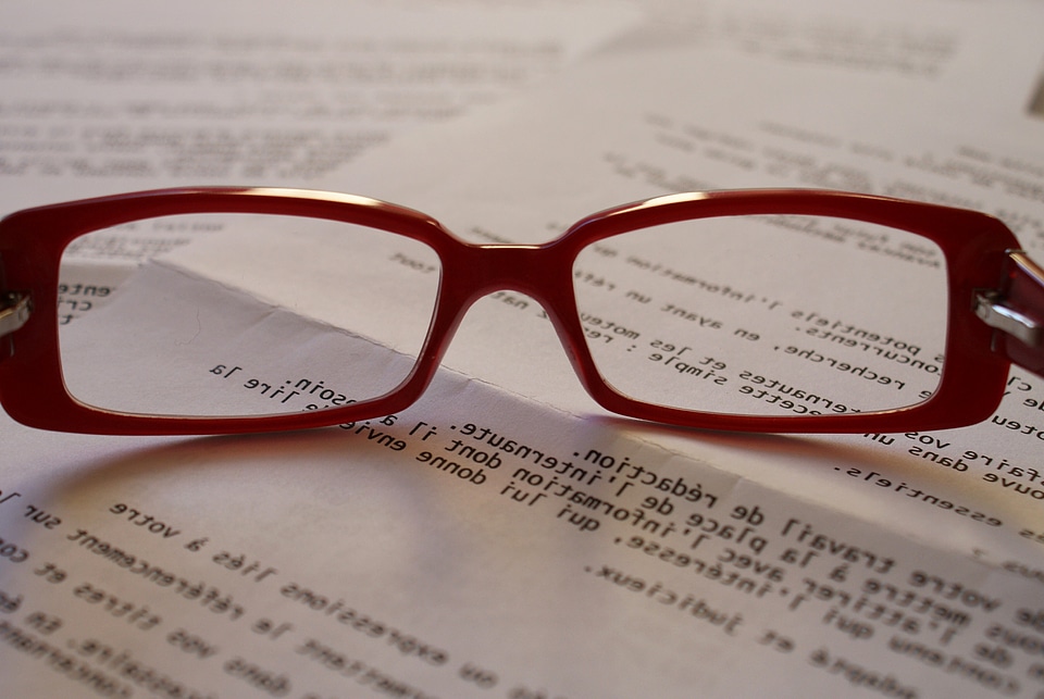 Eyeglasses eyewear lens