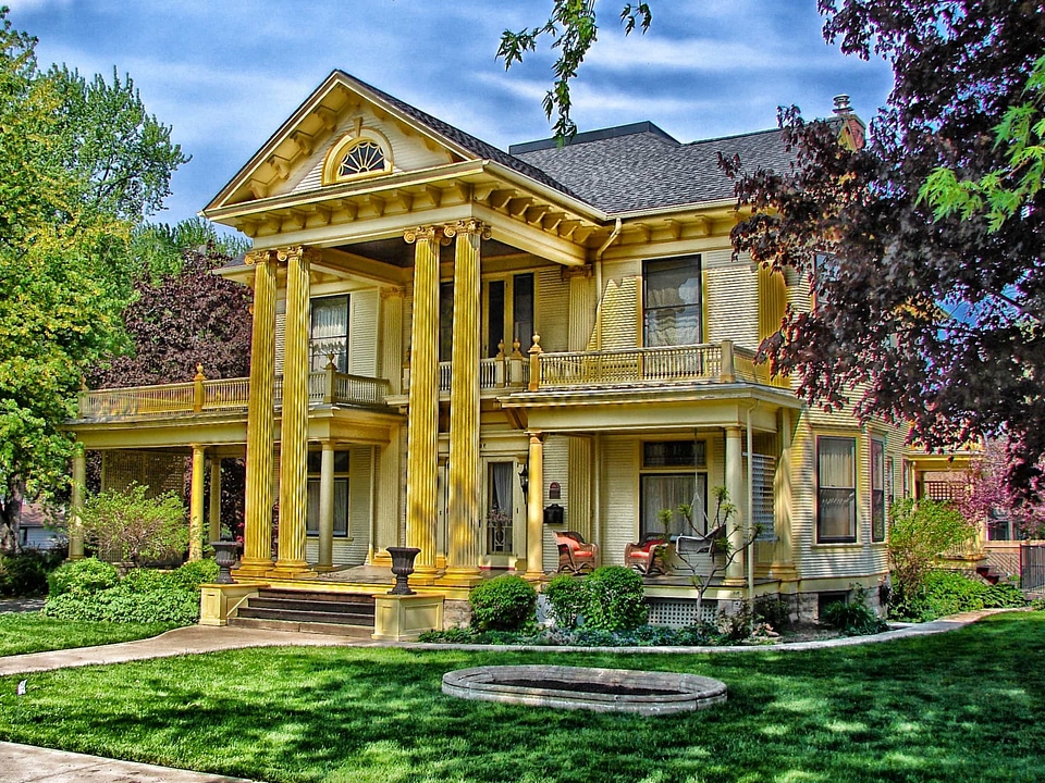 Building villa residence
