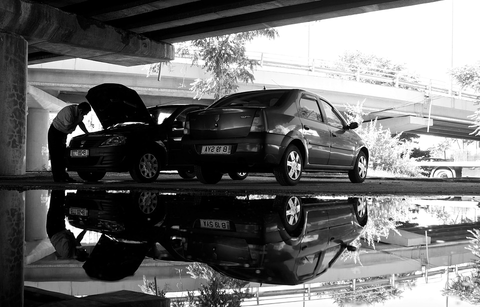Garage wheel automobile