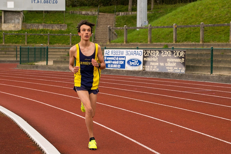 Competition start athlete