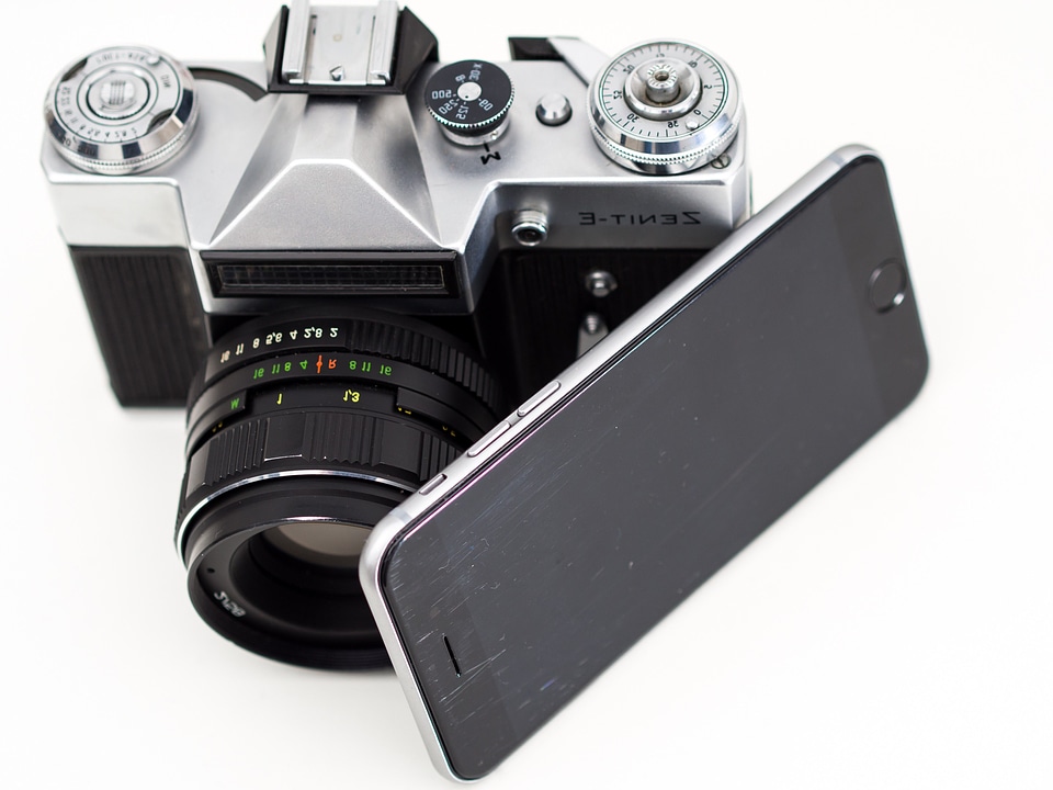 Antique aperture black