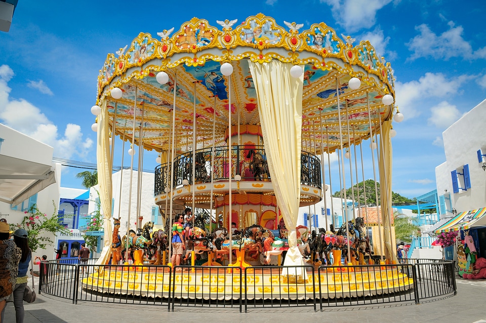 Holiday festival park