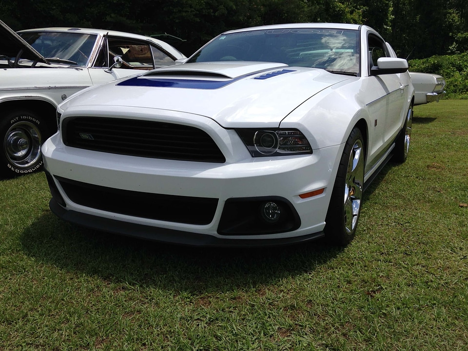 Automobile automotive bumper