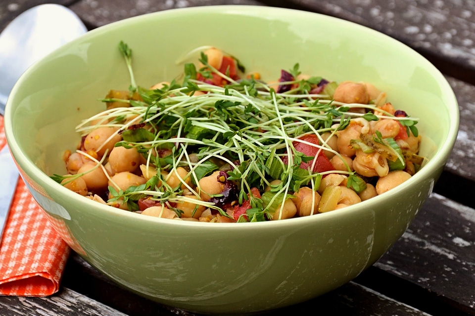 Appetizer bean bowl