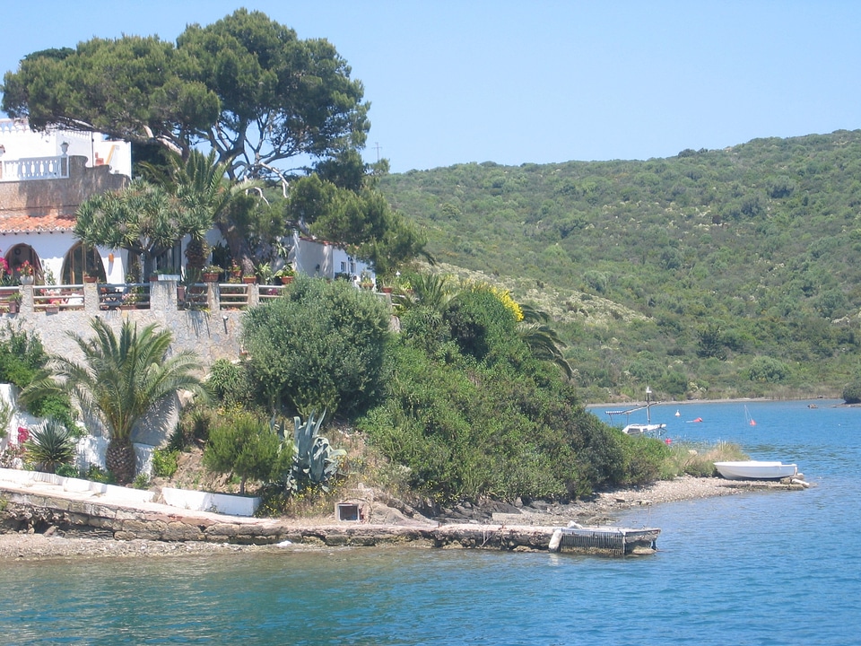 Coast bank headland