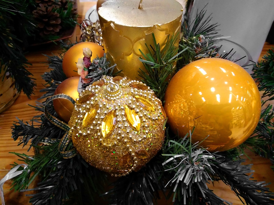 Ball-Shaped beautiful photo candle