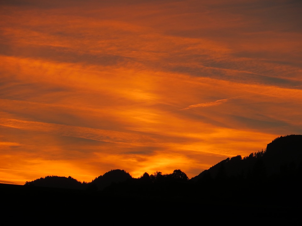 Abendstimmung orange lichtspiel photo