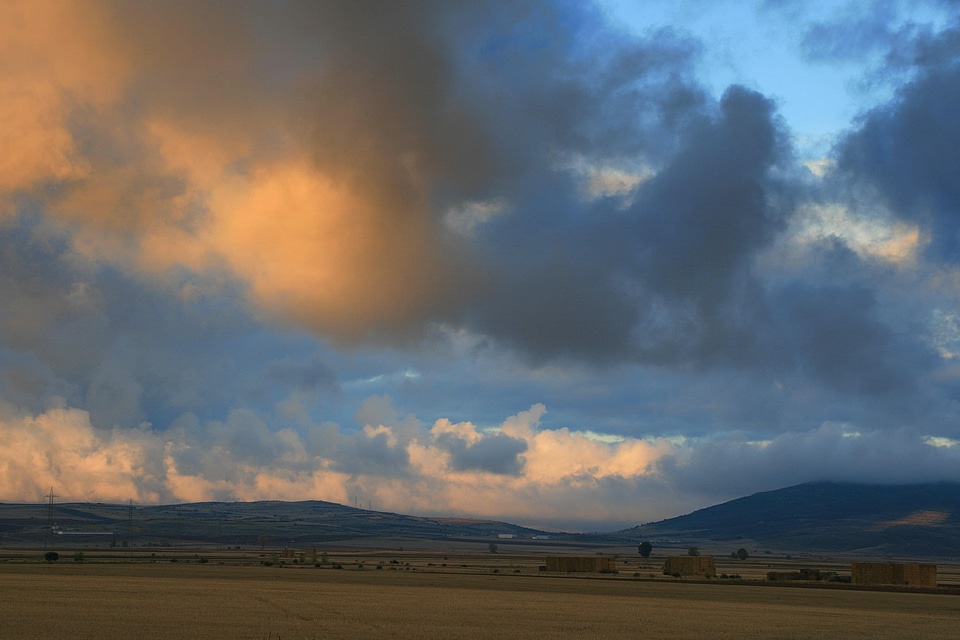 Atmosphere cloud clouds