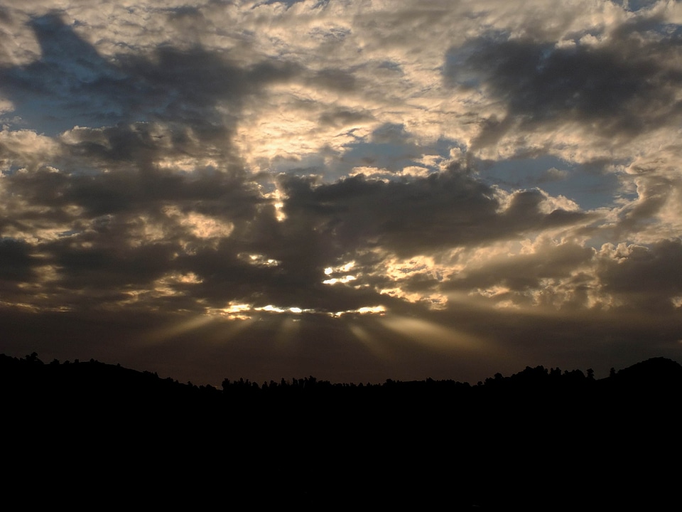 Atmosphere backlight cloud