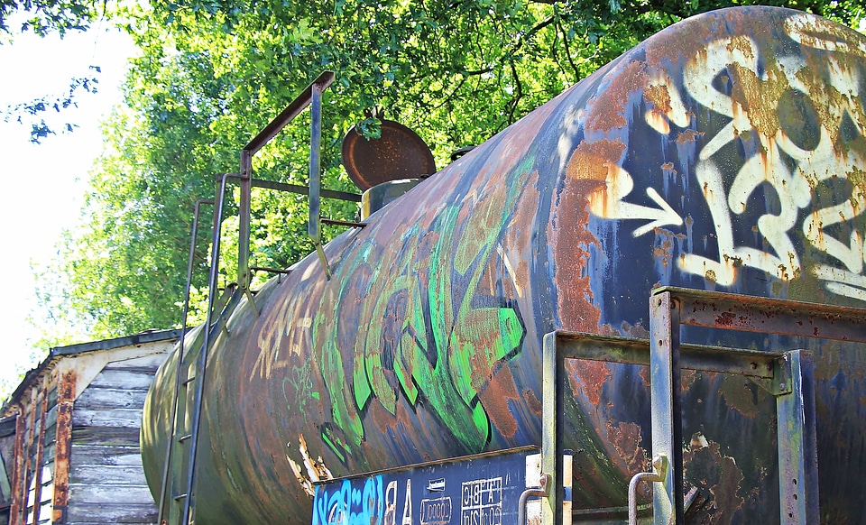 Daylight graffiti metal