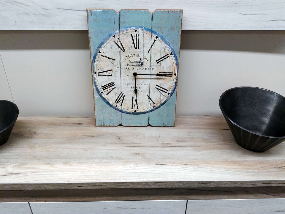 Antique clock design