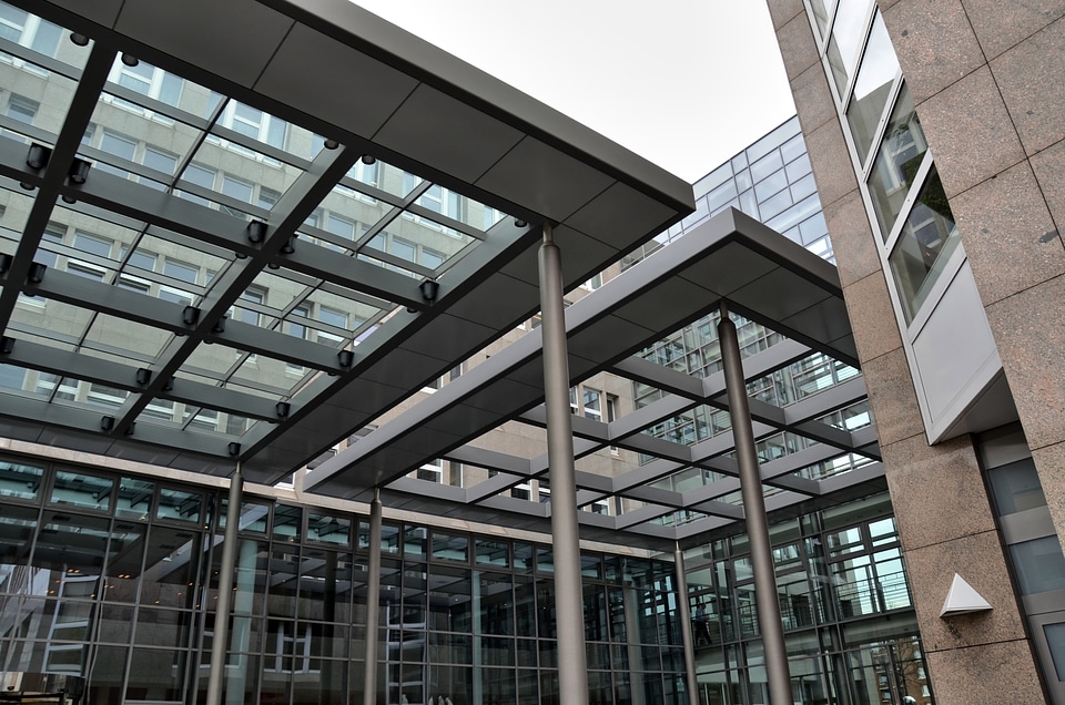 Facade glass mirroring