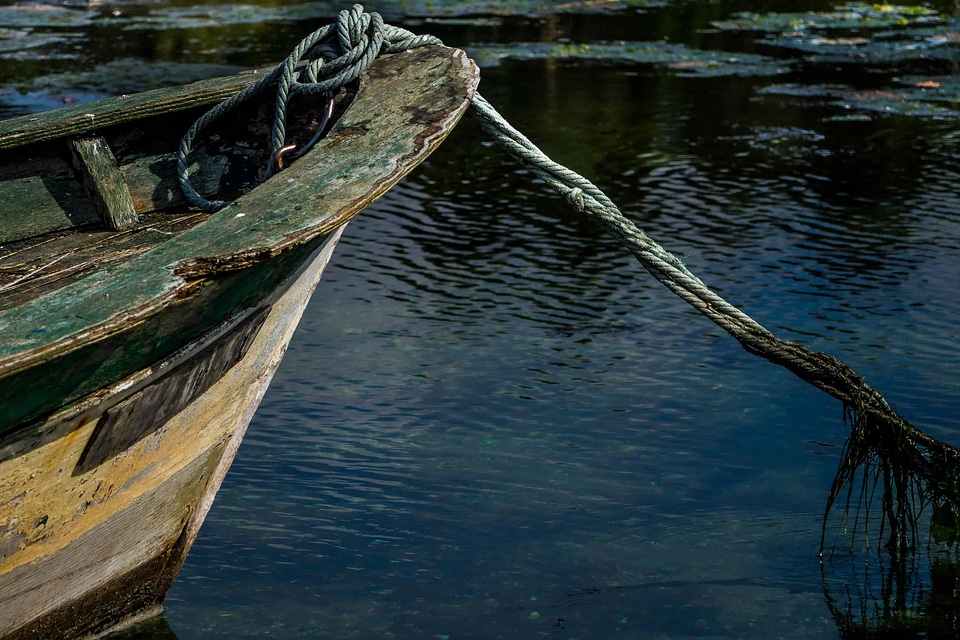 Beautiful Photo boat coast
