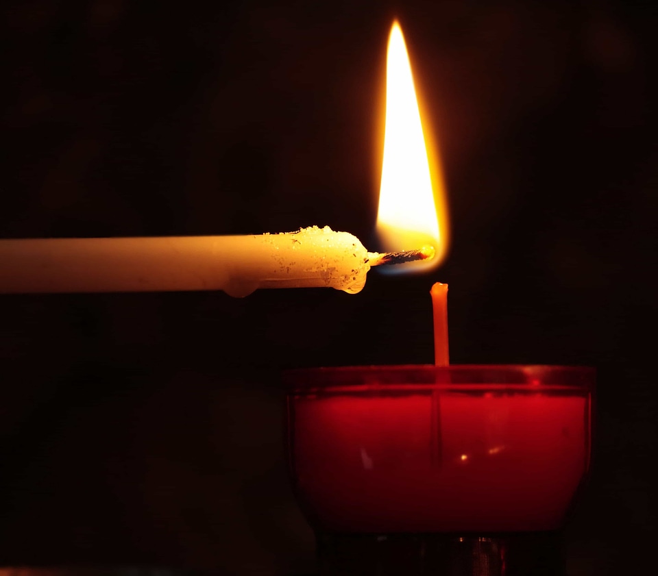 Burn candle candlelight
