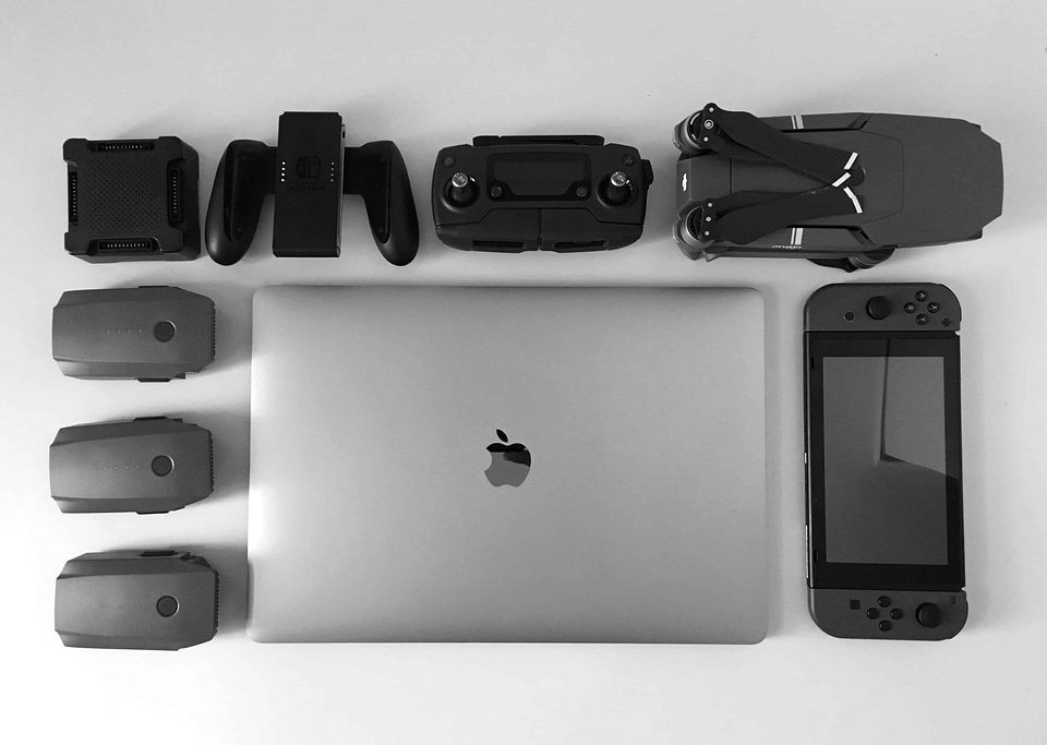 Aperture apple computer black