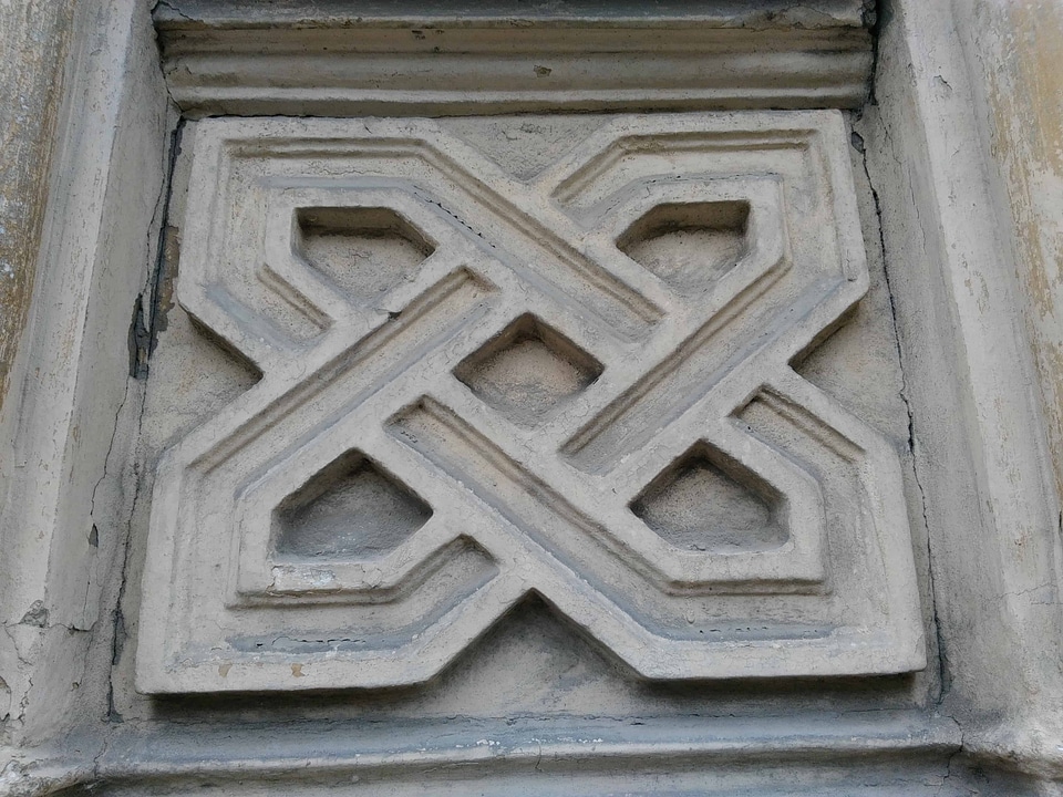 Ancient arabesque architecture