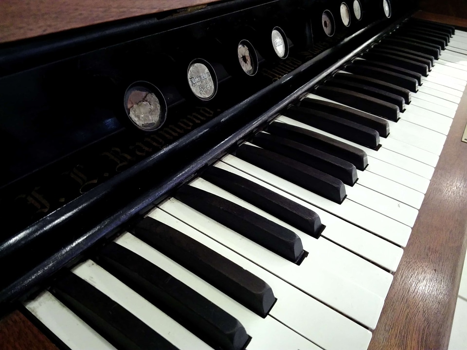 Acoustic audio chord