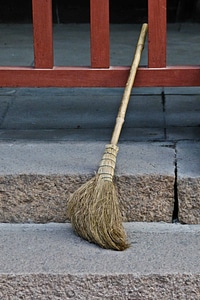 Broom ground object