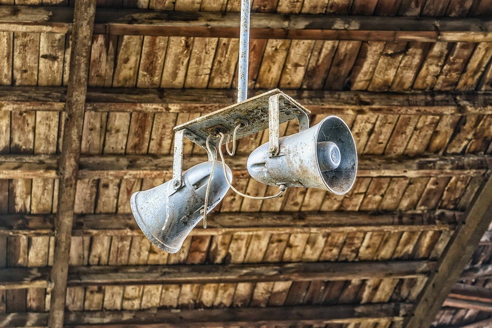 Ceiling information loudspeaker