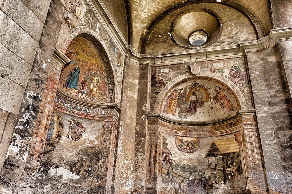 Ancient arch architecture